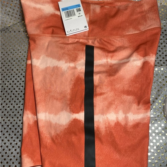 Nike One Luxe Women's 7" Mid-Rise Printed Training Shorts Madder Root/Black NWT - Picture 9 of 11